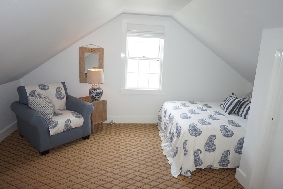 Bedroom - traditional bedroom idea in Boston