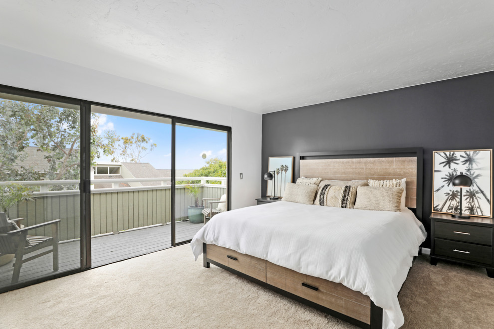 Diseño de dormitorio clásico renovado con paredes grises, moqueta y suelo gris