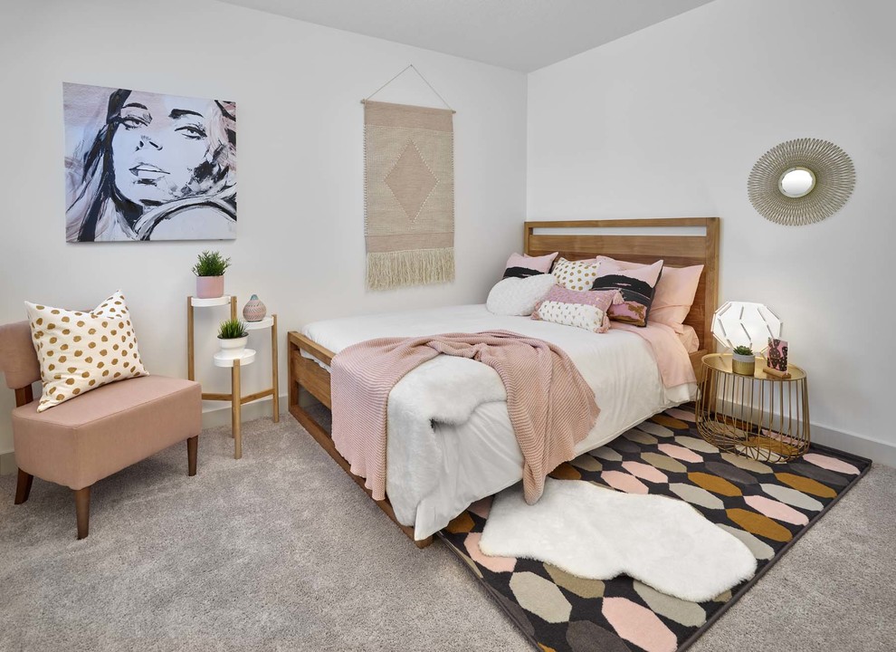 Modelo de dormitorio nórdico con paredes blancas, moqueta y suelo gris