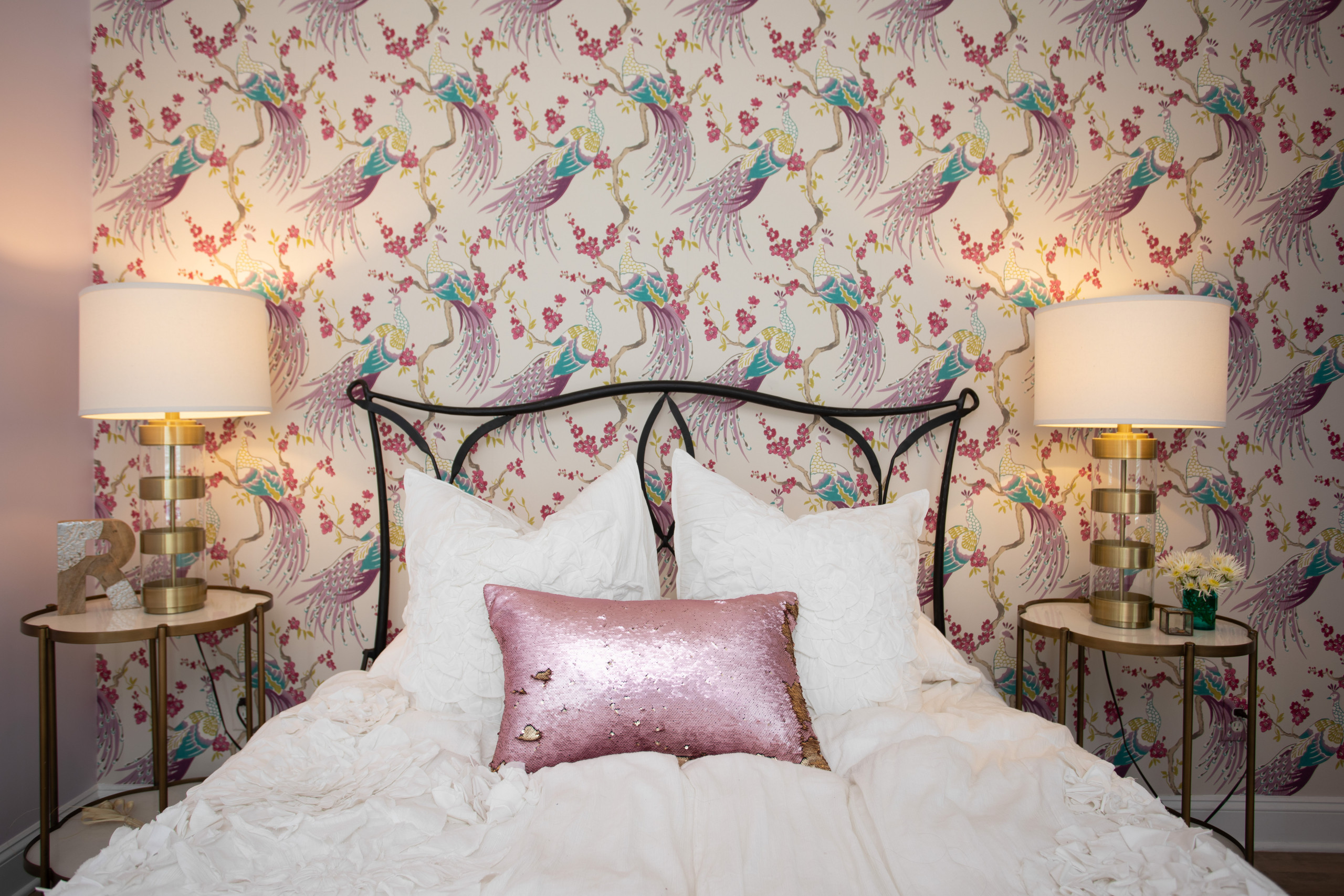 おしゃれな寝室 紫の壁 壁紙 のインテリア画像 75選 22年2月 Houzz ハウズ