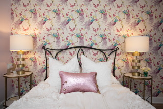 おしゃれな寝室 紫の壁 壁紙 の画像 21年7月 Houzz ハウズ