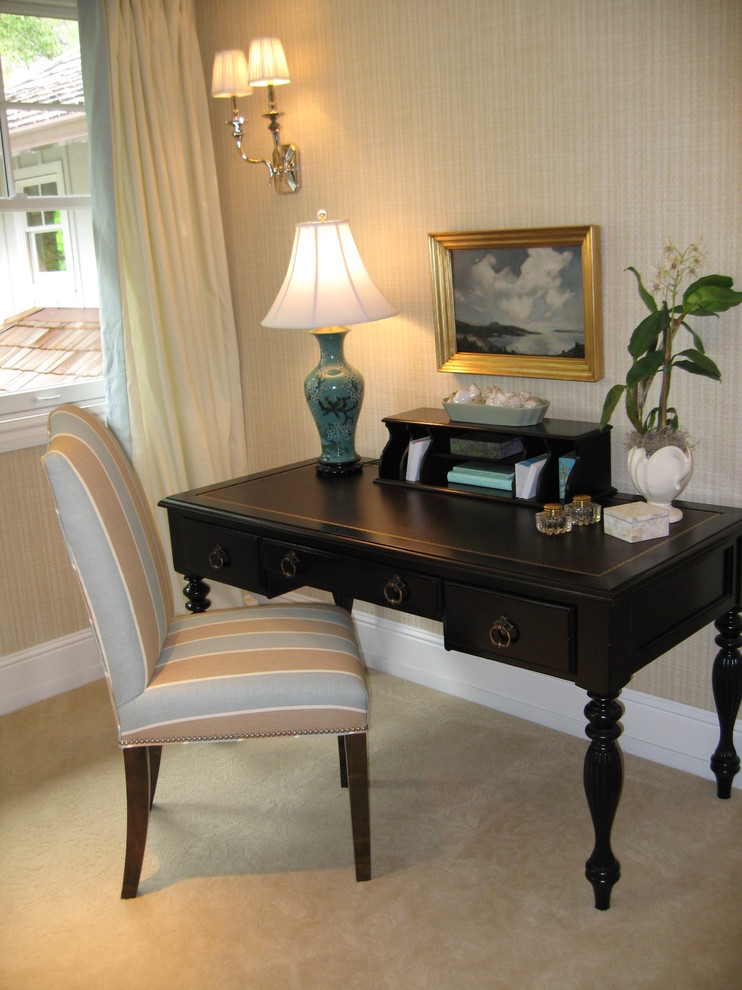 Noela Honolulu, Hawaii Beach Style Bedroom Hawaii by D for