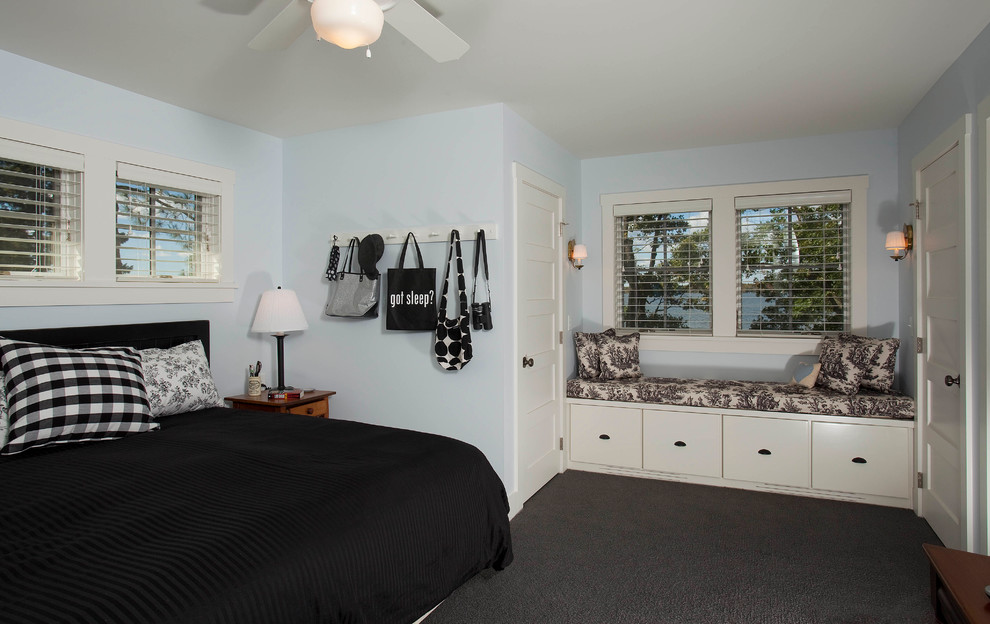 Bedroom - traditional bedroom idea in Minneapolis