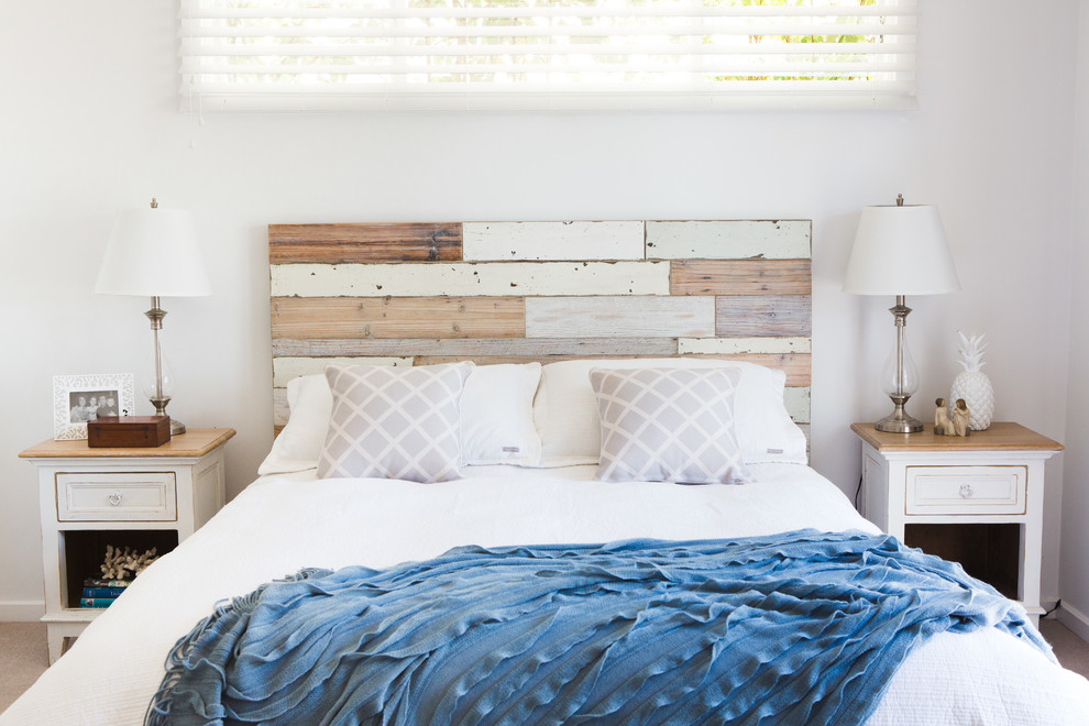Bedroom - mid-sized shabby-chic style master carpeted bedroom idea in Sydney with white walls