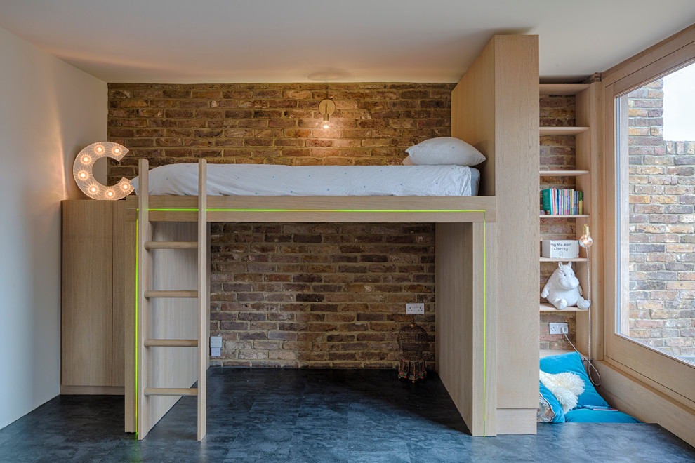 ロンドンにあるコンテンポラリースタイルのおしゃれな客用寝室 (白い壁) のインテリア