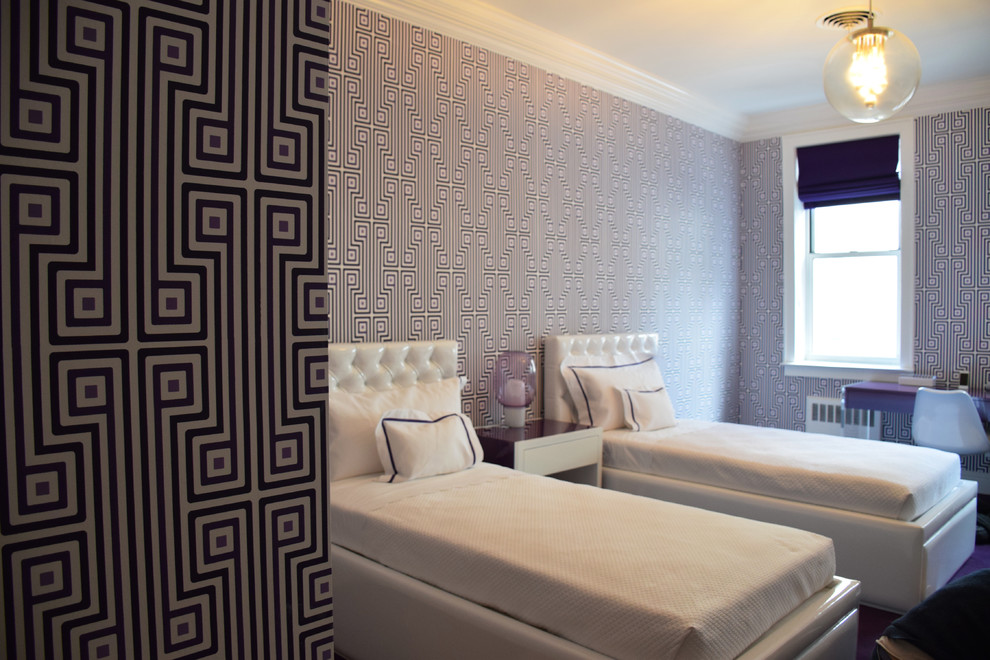 Foto de habitación de invitados ecléctica de tamaño medio sin chimenea con paredes multicolor y moqueta