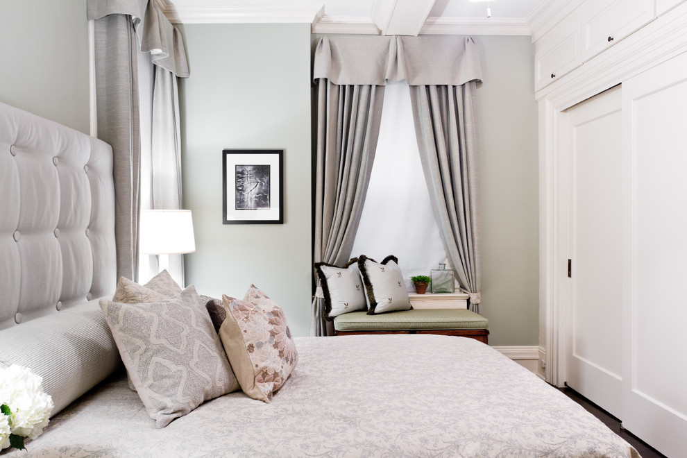 Bedroom - traditional bedroom idea in New York