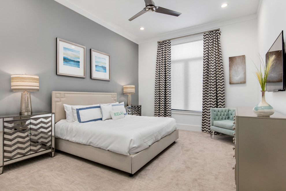 Стильный дизайн: большая гостевая спальня (комната для гостей) в стиле модернизм с серыми стенами и ковровым покрытием без камина - последний тренд
