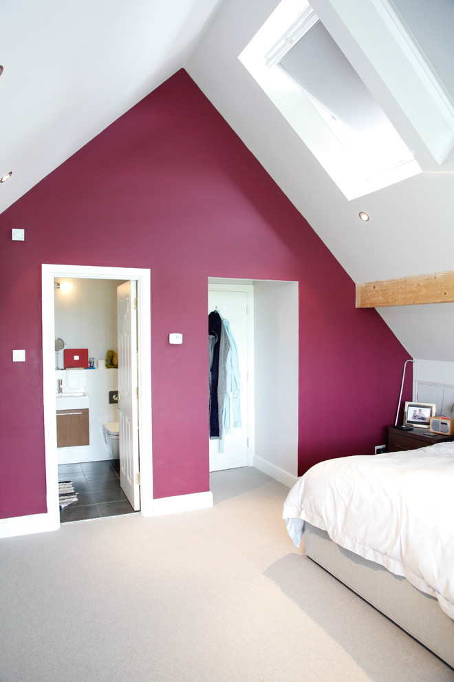 This is an example of a modern bedroom in Oxfordshire.