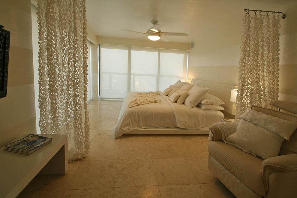 Inspiration for a contemporary bedroom remodel in Orlando