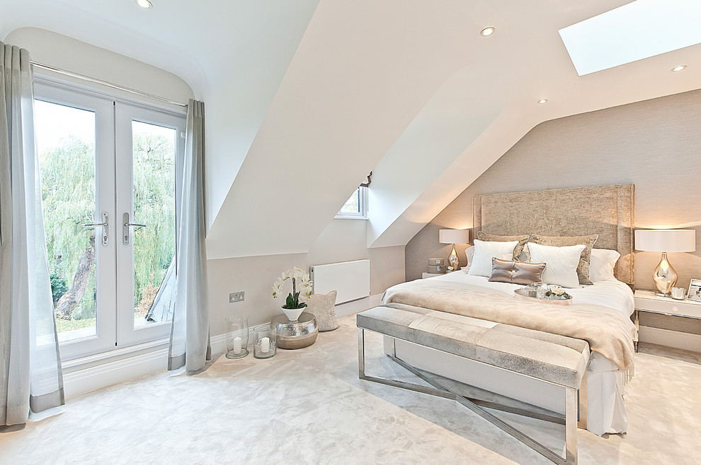 Inspiration for a contemporary bedroom in Surrey.