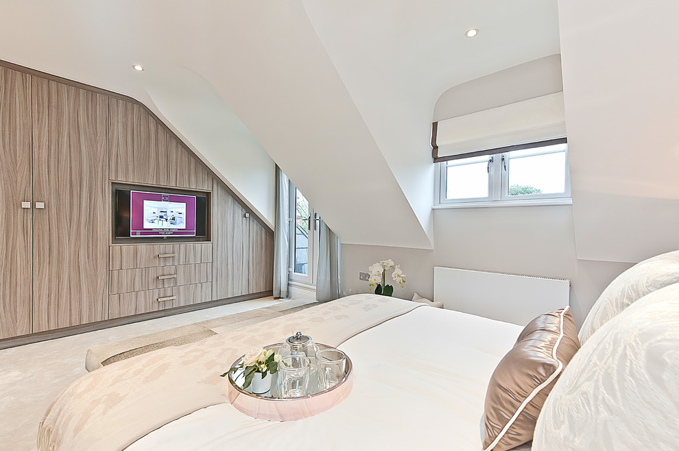 Modernes Schlafzimmer in Surrey