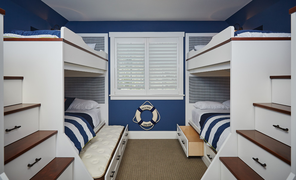 Diseño de habitación de invitados clásica de tamaño medio con paredes azules y moqueta
