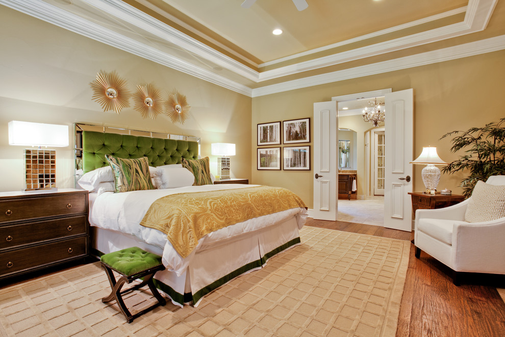 Bedroom - traditional bedroom idea in Dallas with beige walls