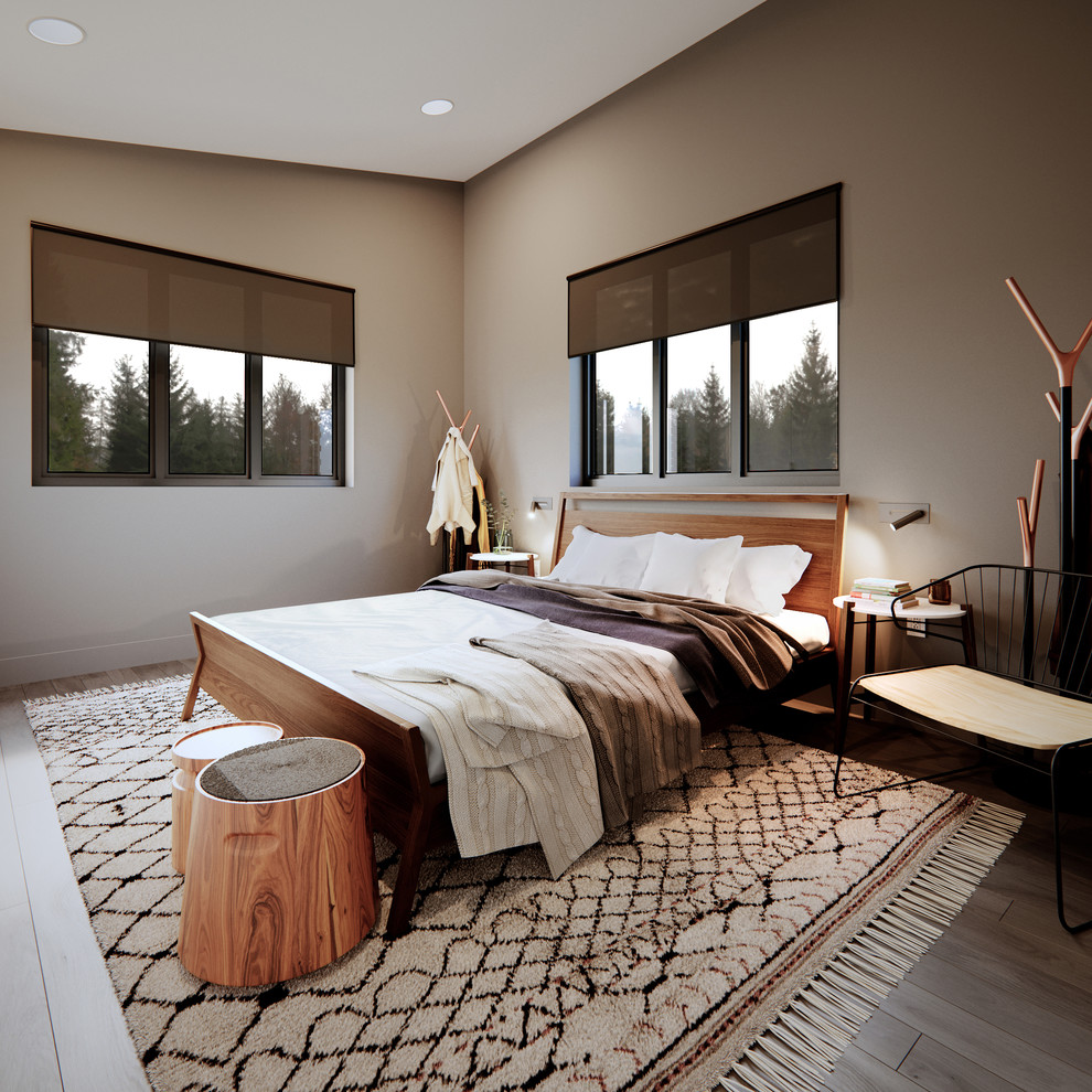 Стильный дизайн: спальня в современном стиле с темным паркетным полом, серым полом и бежевыми стенами - последний тренд