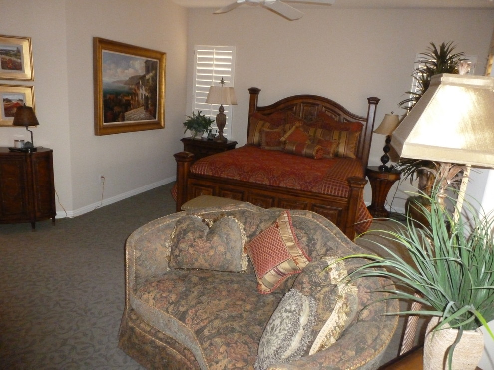 This is an example of a traditional bedroom in Las Vegas.