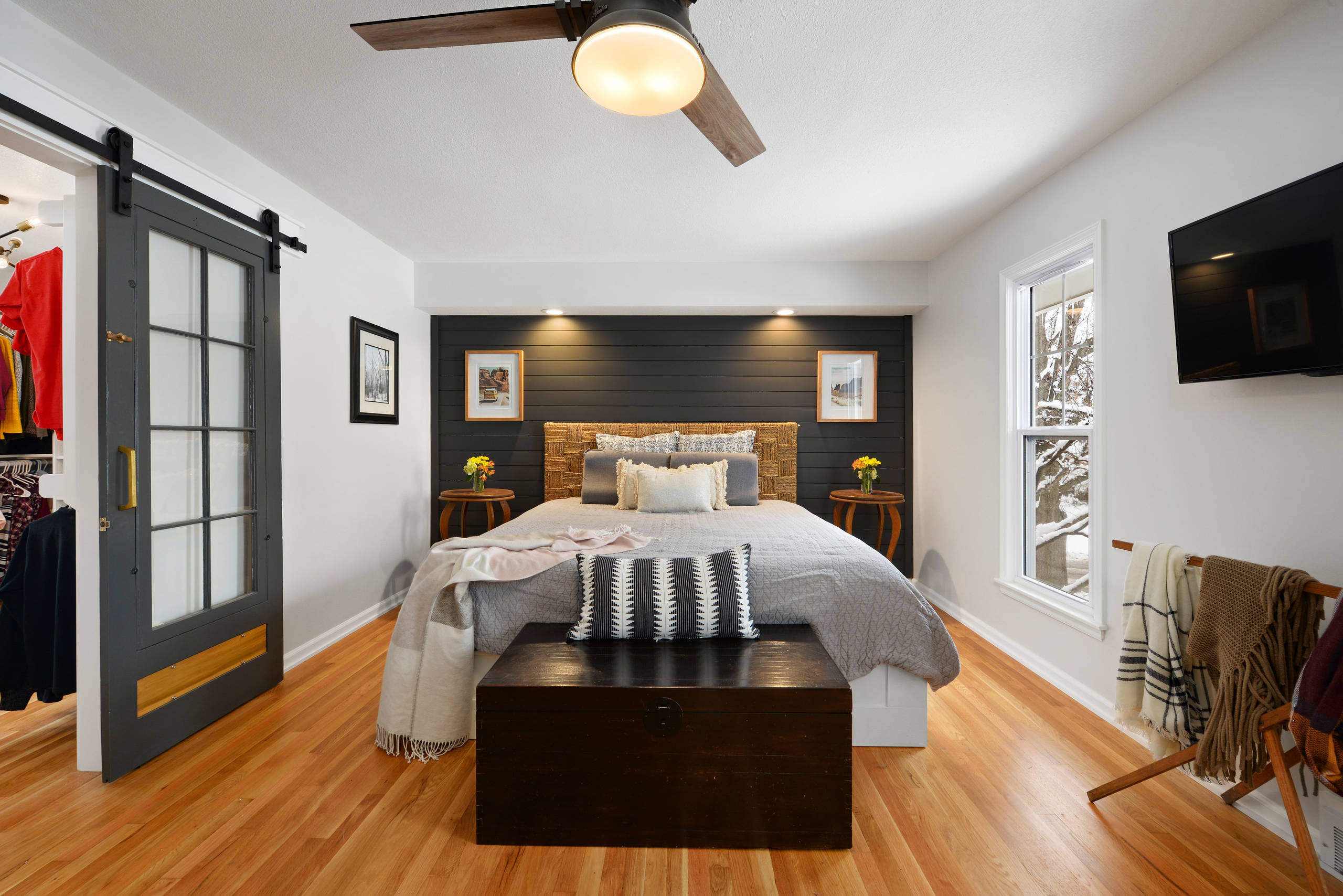75 Medium Tone Wood Floor Bedroom Ideas