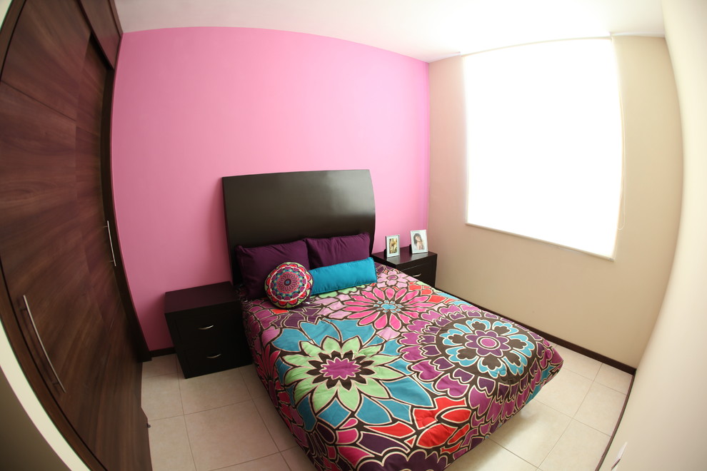 This is an example of a modern bedroom in Mexico City.