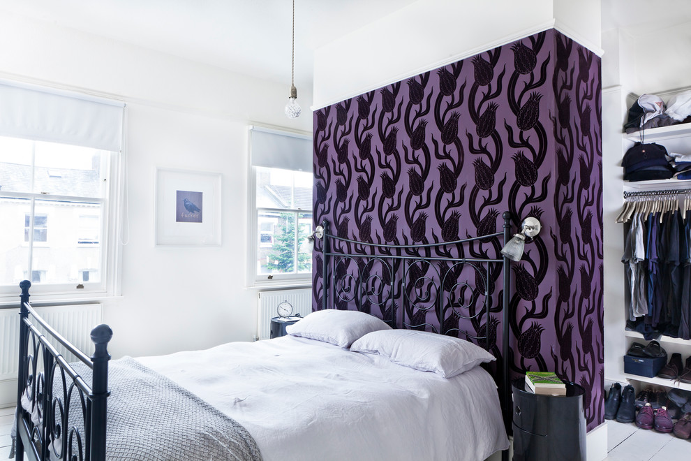ロンドンにあるエクレクティックスタイルのおしゃれな寝室のインテリア