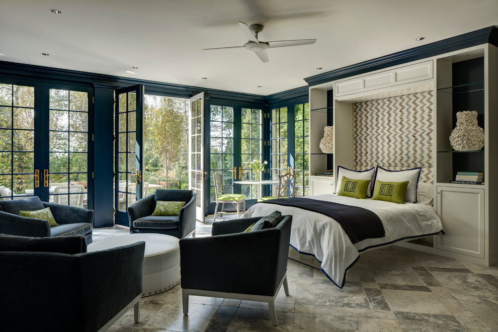 Foto de habitación de invitados tradicional renovada con paredes azules