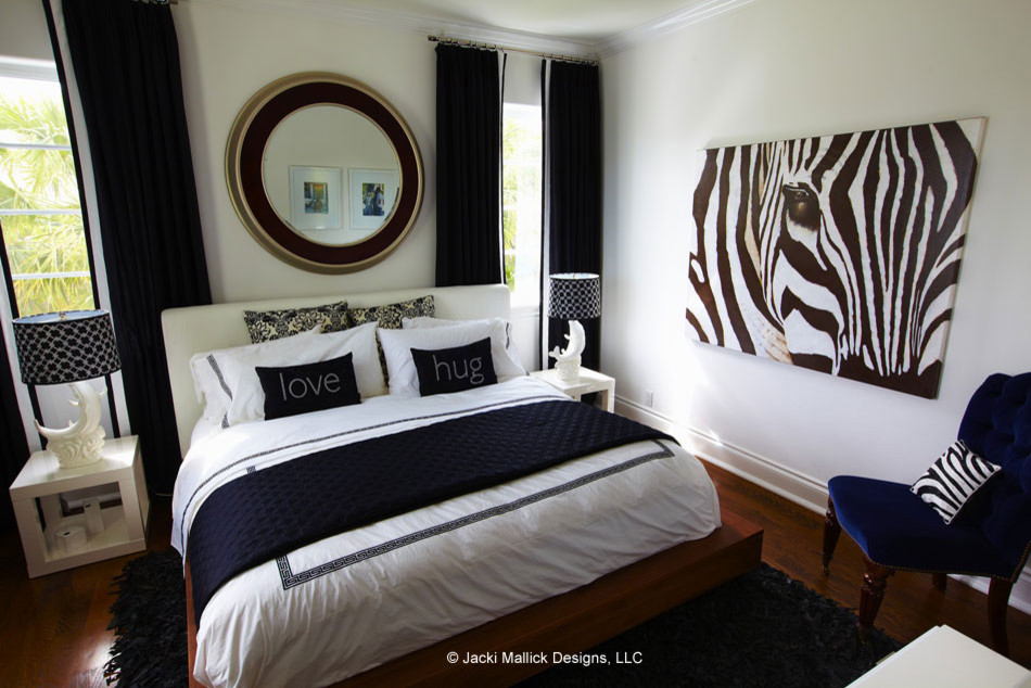 マイアミにあるコンテンポラリースタイルのおしゃれな寝室のレイアウト