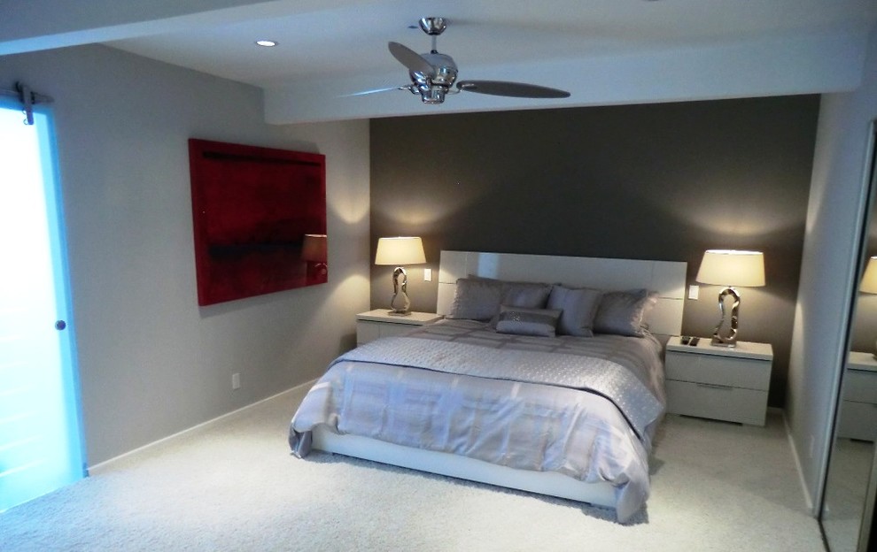 Photo of a midcentury bedroom in Los Angeles.