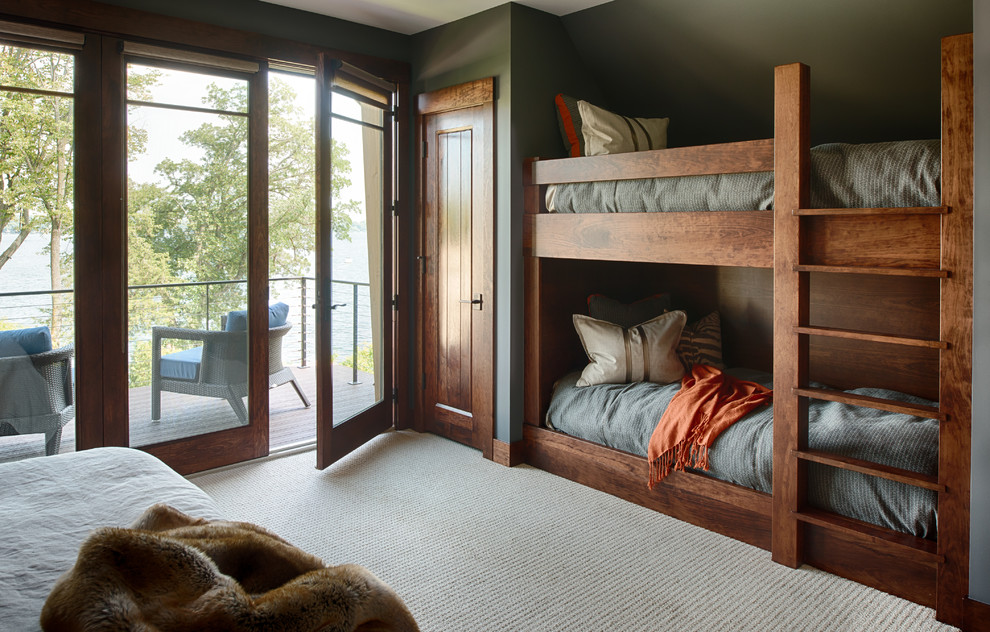 This is an example of a classic bedroom in Minneapolis.