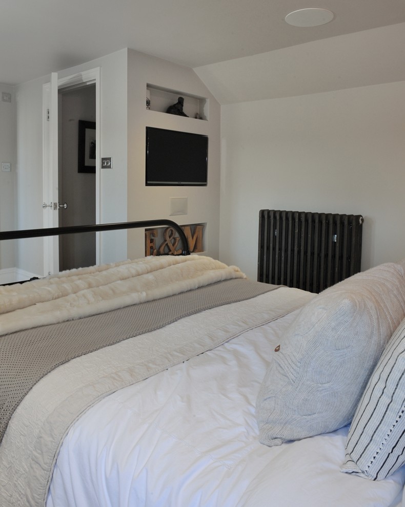 Panel bedroom with walk in wardrobe & ensuite Llantwit Major