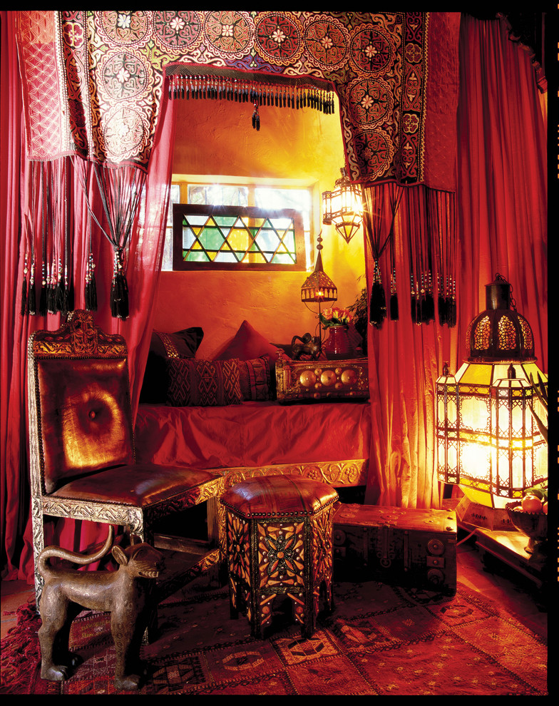 フェニックスにある地中海スタイルのおしゃれな寝室