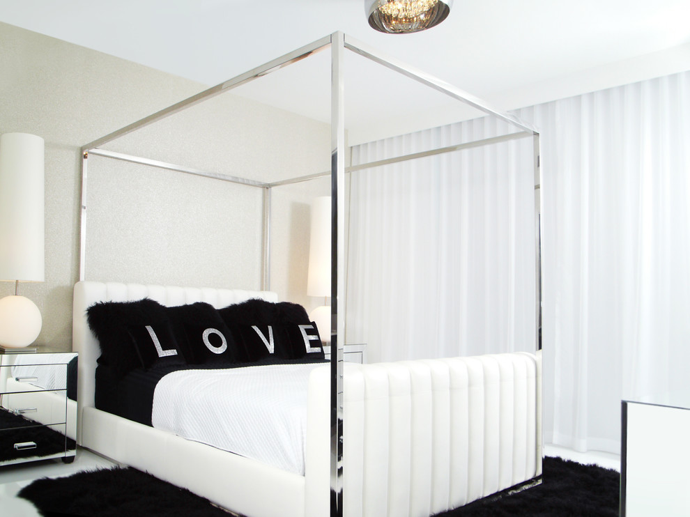 Idee per una camera da letto contemporanea con pareti beige