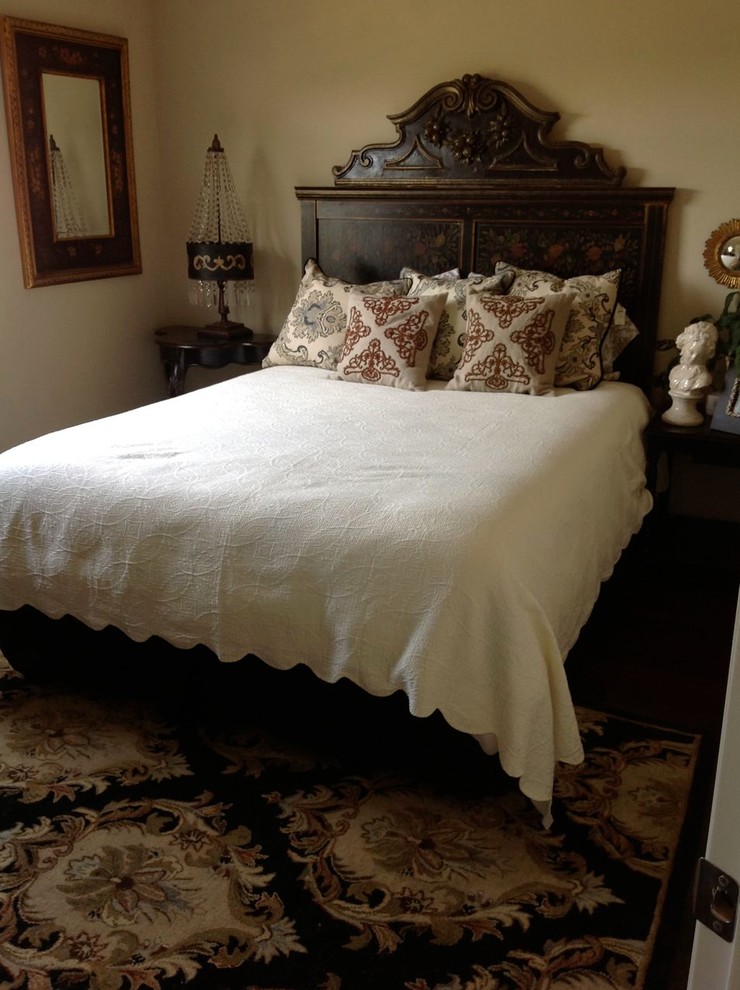 Свежая идея для дизайна: спальня в викторианском стиле - отличное фото интерьера