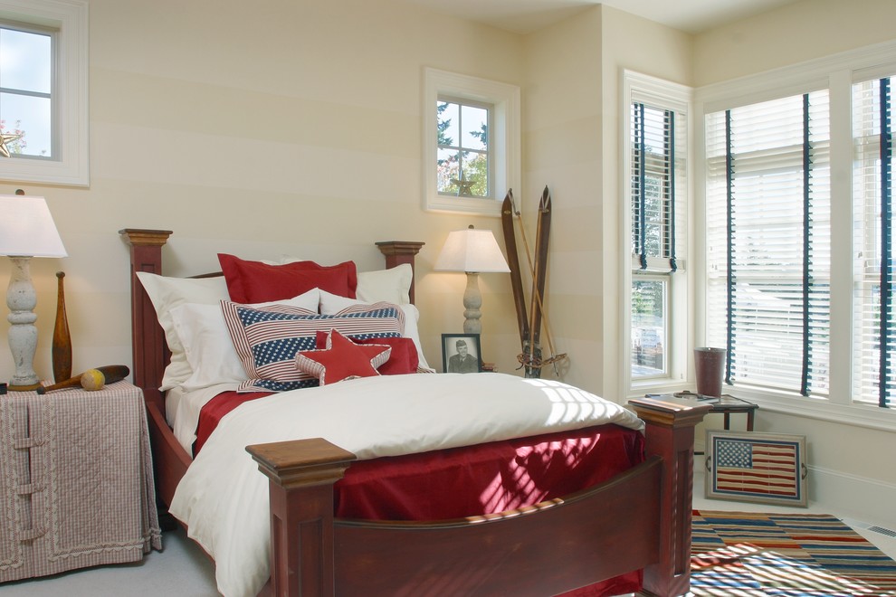 Example of a classic bedroom design in Portland