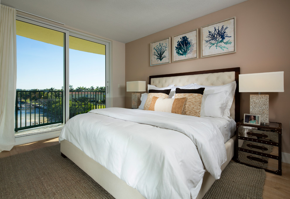 PENINSULA INTRACOASTAL Contemporary Bedroom Miami by Tui