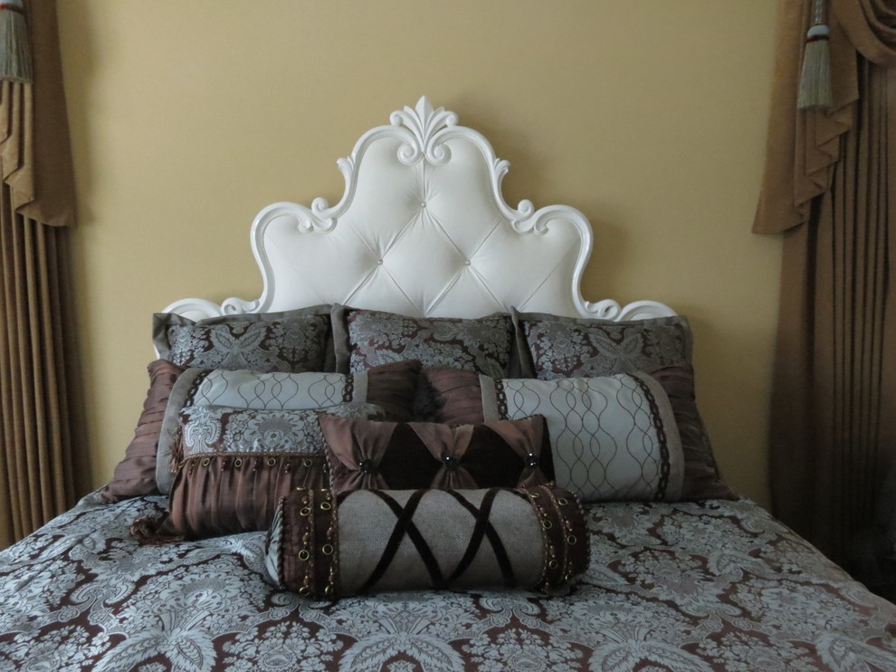 アトランタにあるトラディショナルスタイルのおしゃれな寝室のインテリア