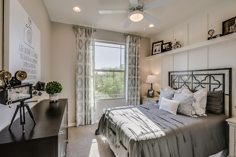 Phoenix, Arizona Lucero in Estrella Castillo Clover Secondary