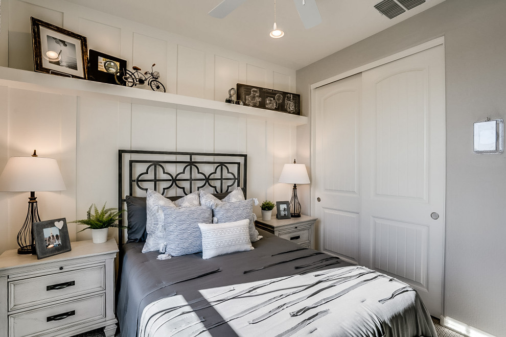 Phoenix, Arizona Lucero in Estrella Castillo Clover Secondary