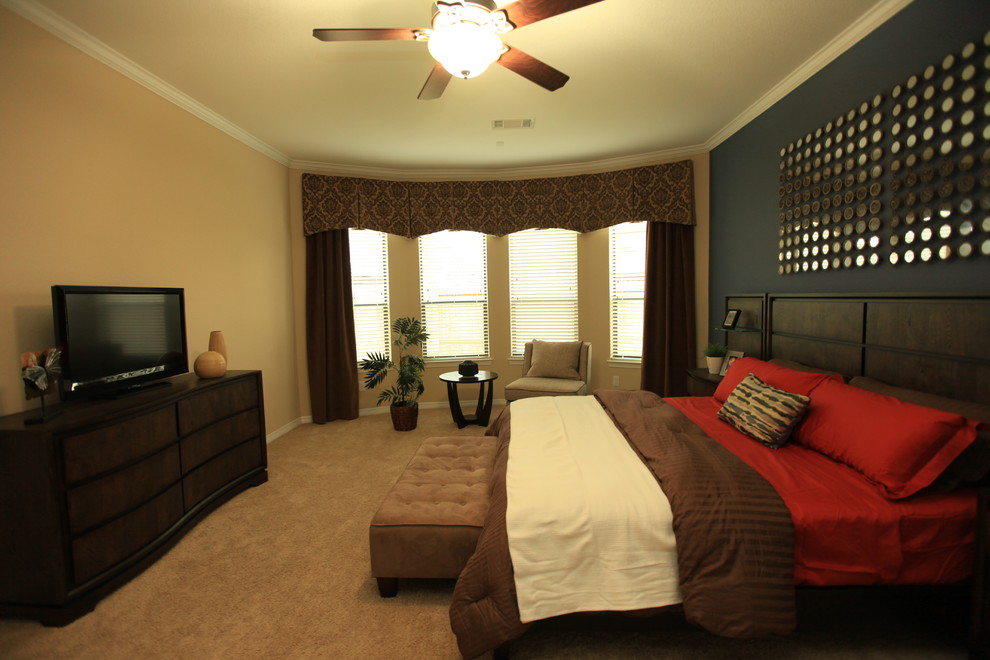 Design ideas for an eclectic bedroom in Houston with beige walls, carpet and no fireplace.