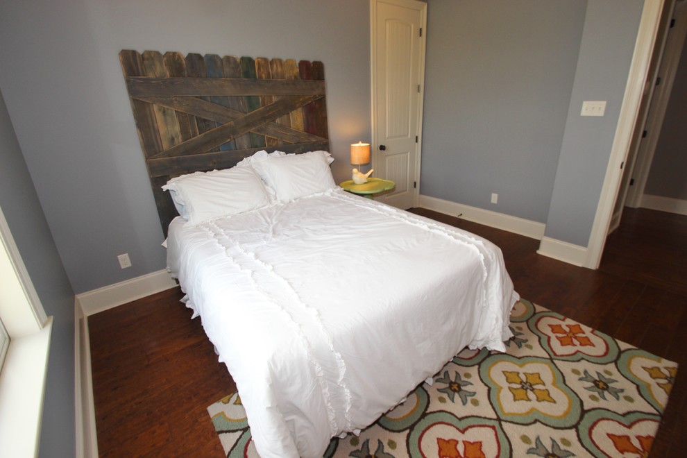 Trendy bedroom photo in New Orleans