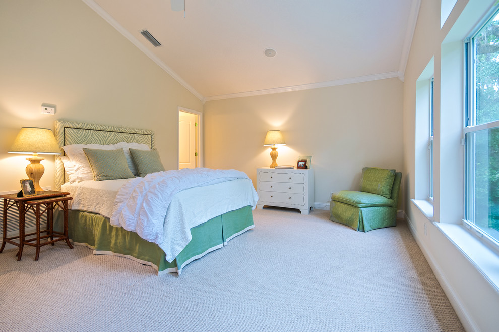 Bedroom - coastal bedroom idea in Jacksonville
