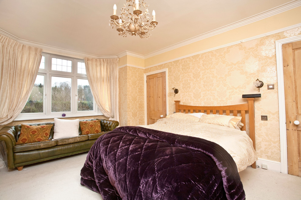 Bedroom - cottage bedroom idea in London