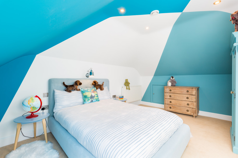 Photo of a modern bedroom in Gloucestershire.