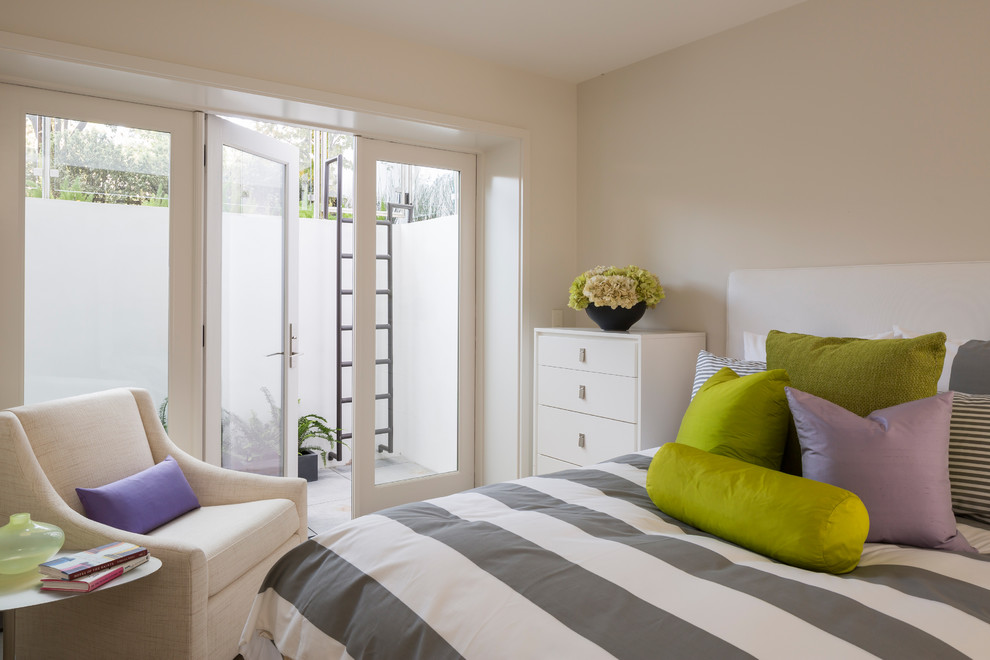 Стильный дизайн: гостевая спальня (комната для гостей) в стиле неоклассика (современная классика) - последний тренд