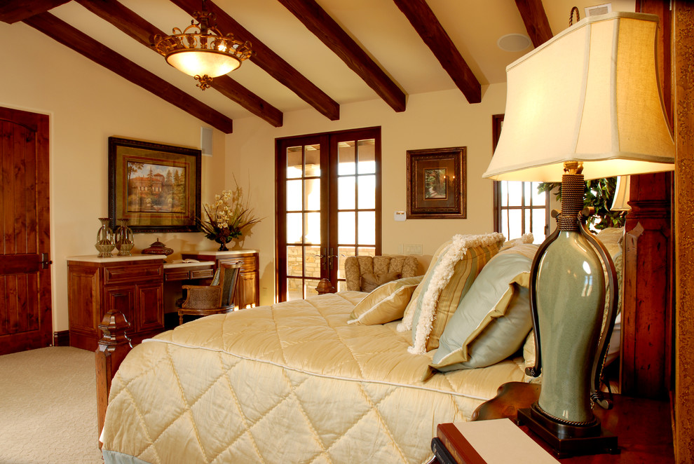 オレンジカウンティにある地中海スタイルのおしゃれな寝室
