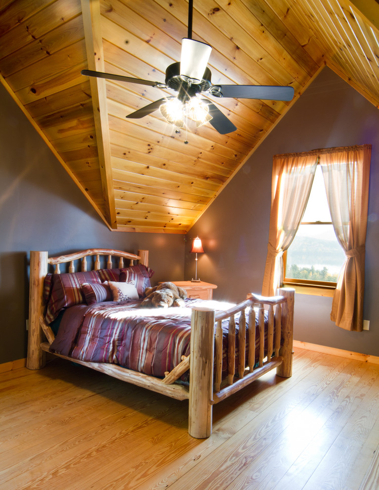 Mountain style bedroom photo in New York
