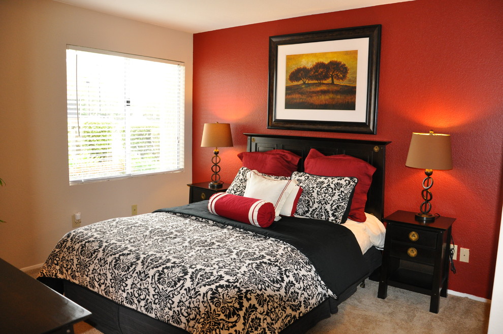 Идея дизайна: гостевая спальня среднего размера, (комната для гостей) в стиле неоклассика (современная классика) с красными стенами и ковровым покрытием без камина
