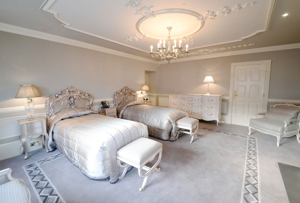 Example of a classic bedroom design in Sussex
