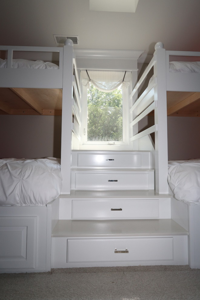 Quadruple bunk beds with storage galore Traditional Bedroom