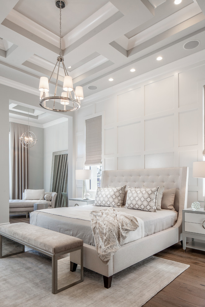 Идея дизайна: спальня: освещение в стиле неоклассика (современная классика) с белыми стенами, паркетным полом среднего тона и коричневым полом