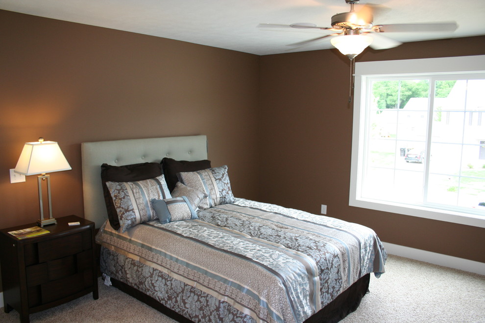 Photo of a classic bedroom in Grand Rapids.