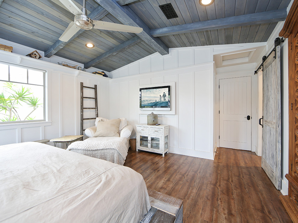 Inspiration for a farmhouse bedroom remodel in Orange County